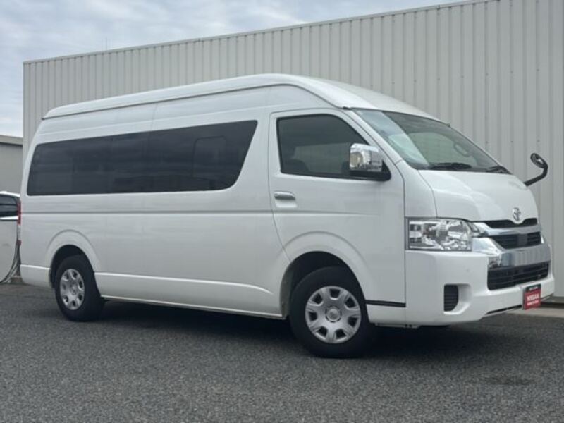 TOYOTA HIACE