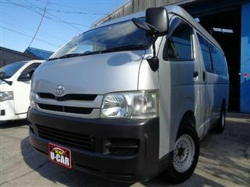 TOYOTA　HIACE VAN