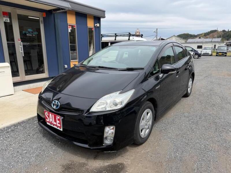 TOYOTA PRIUS
