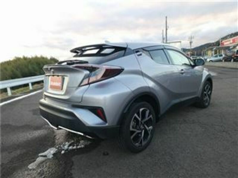 C-HR-8