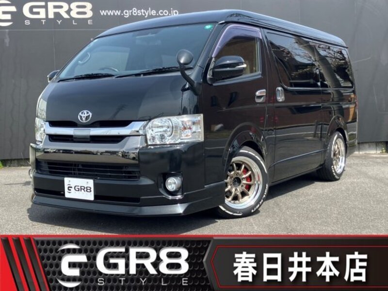 TOYOTA HIACE VAN