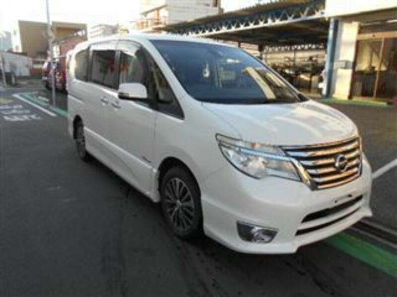 NISSAN　SERENA