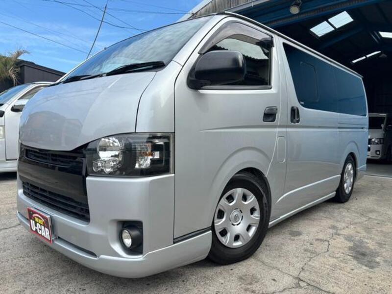 TOYOTA HIACE VAN