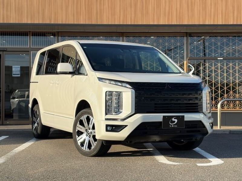 MITSUBISHI DELICA D5