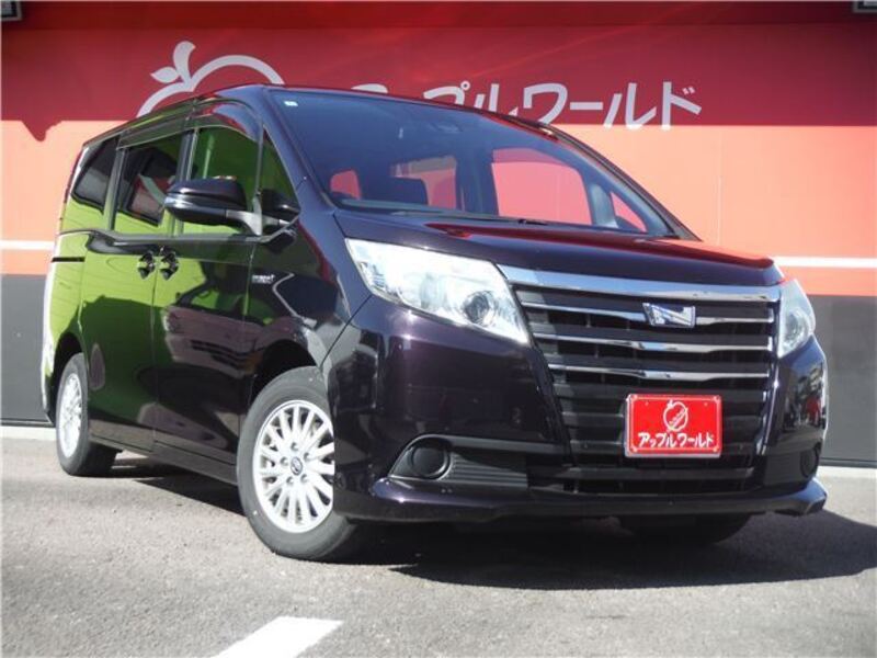 TOYOTA NOAH