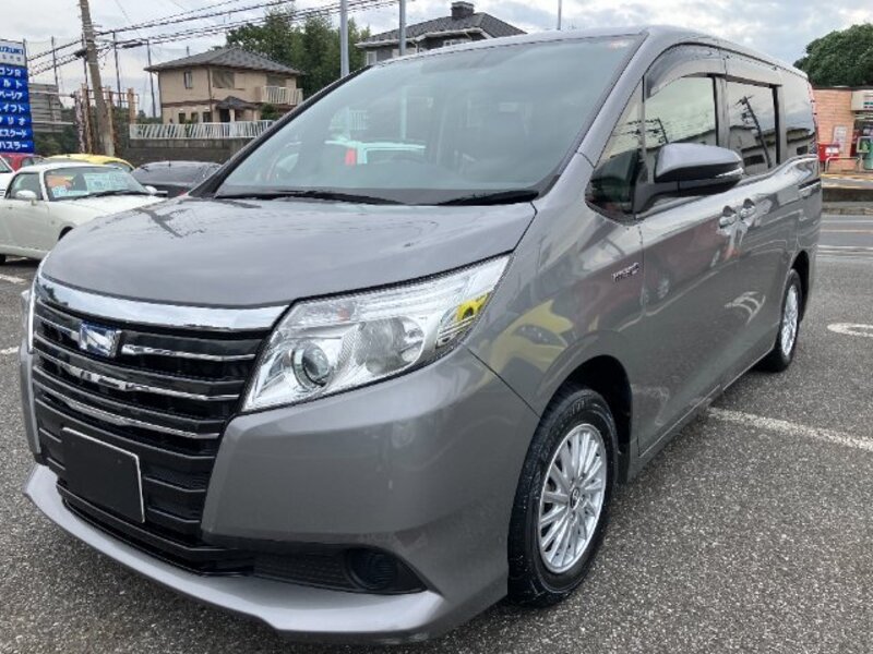 TOYOTA NOAH