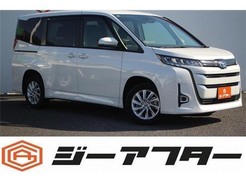 TOYOTA NOAH