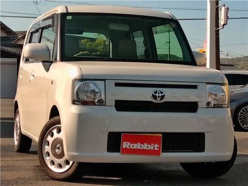 TOYOTA PIXIS SPACE