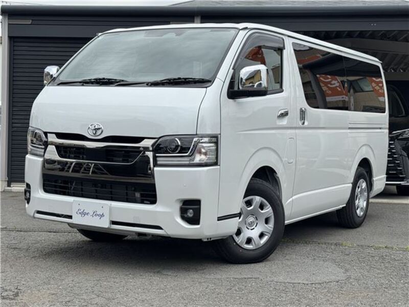 TOYOTA HIACE VAN