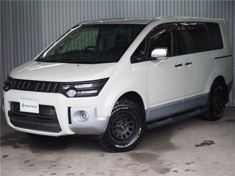 MITSUBISHI DELICA D5