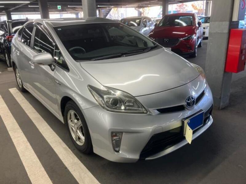 TOYOTA PRIUS