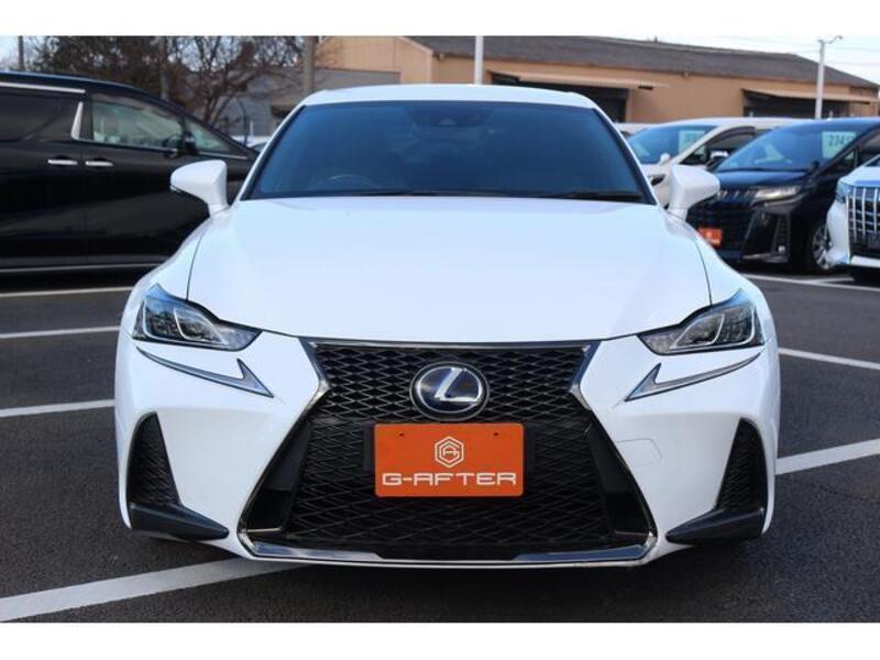 LEXUS IS
