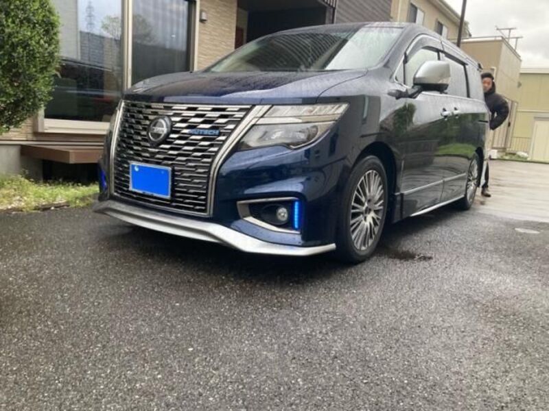 NISSAN ELGRAND