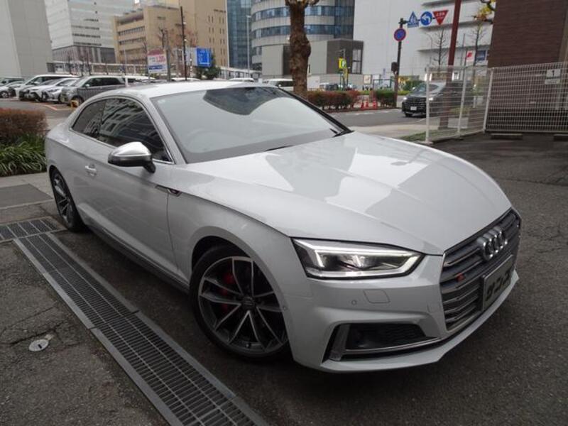 AUDI S5