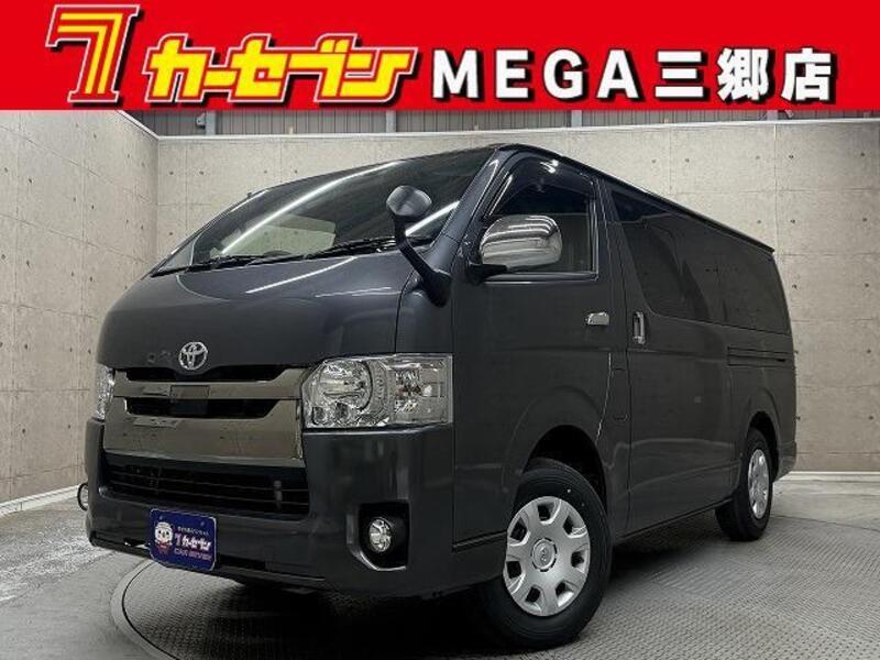 TOYOTA HIACE VAN
