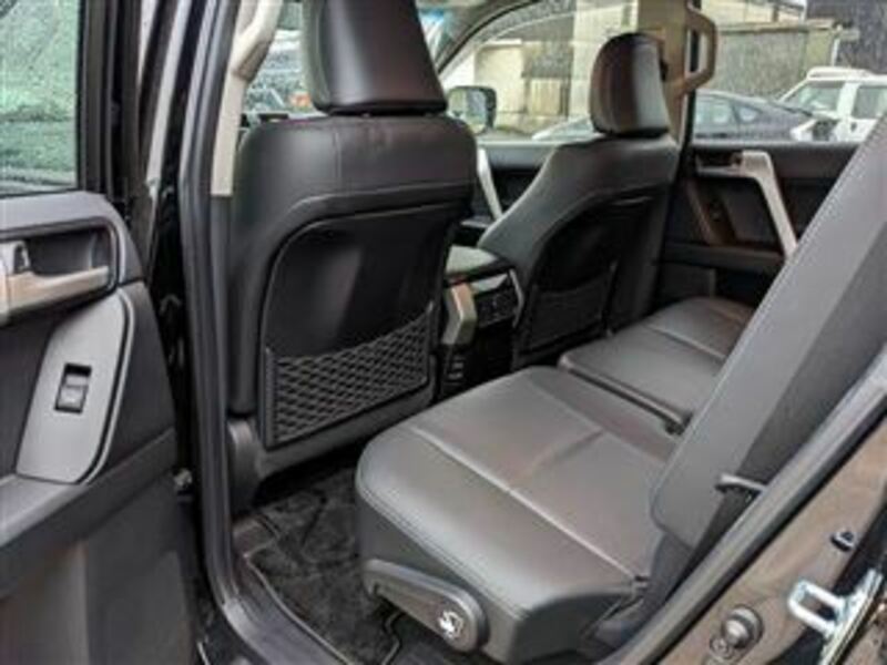 LAND CRUISER PRADO-27