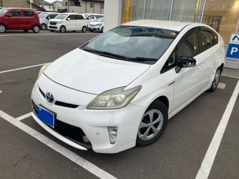 TOYOTA PRIUS