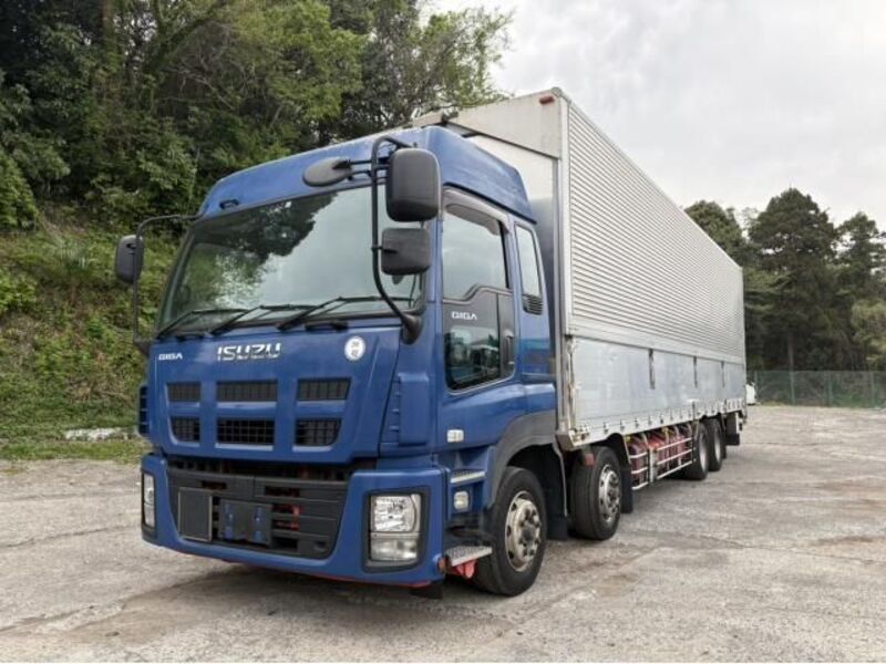 ISUZU GIGA