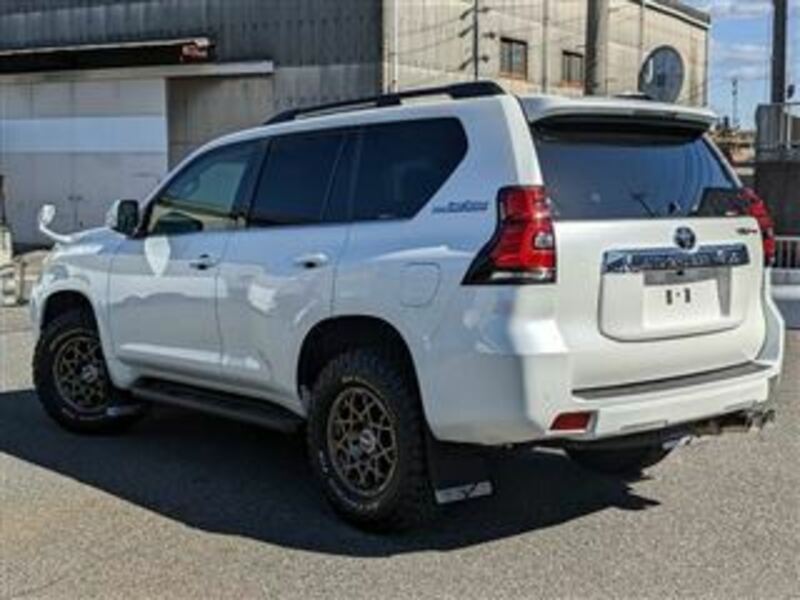 LAND CRUISER PRADO-3