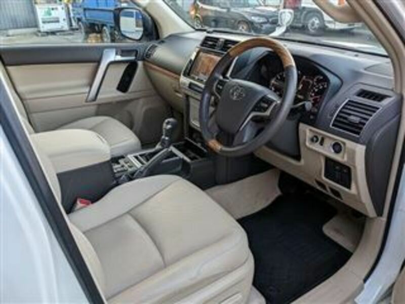 LAND CRUISER PRADO-8