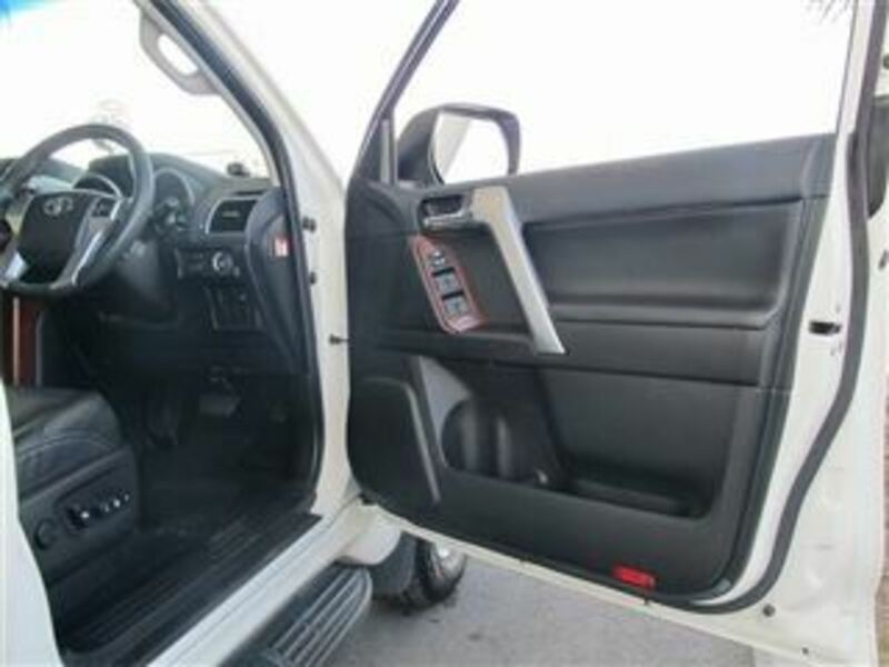 LAND CRUISER PRADO-18