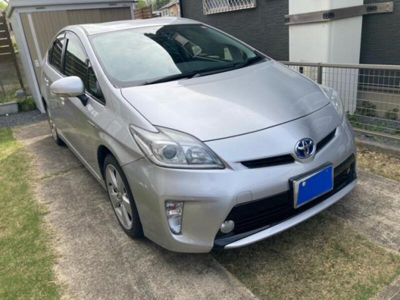 TOYOTA PRIUS