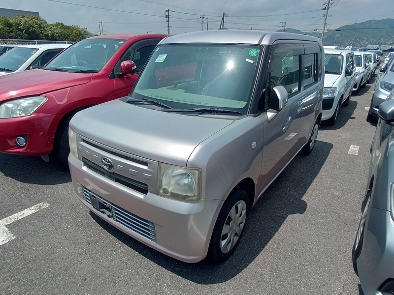 TOYOTA PIXIS SPACE