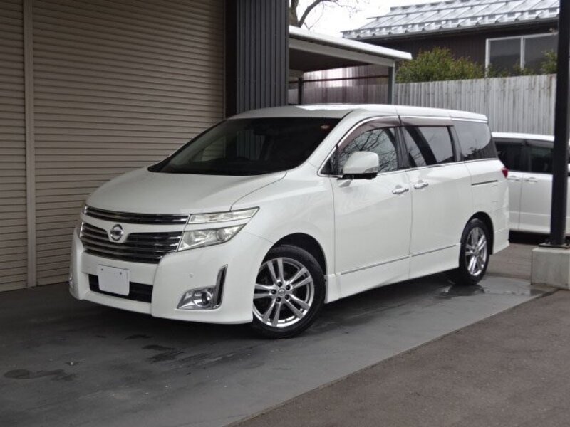 NISSAN ELGRAND