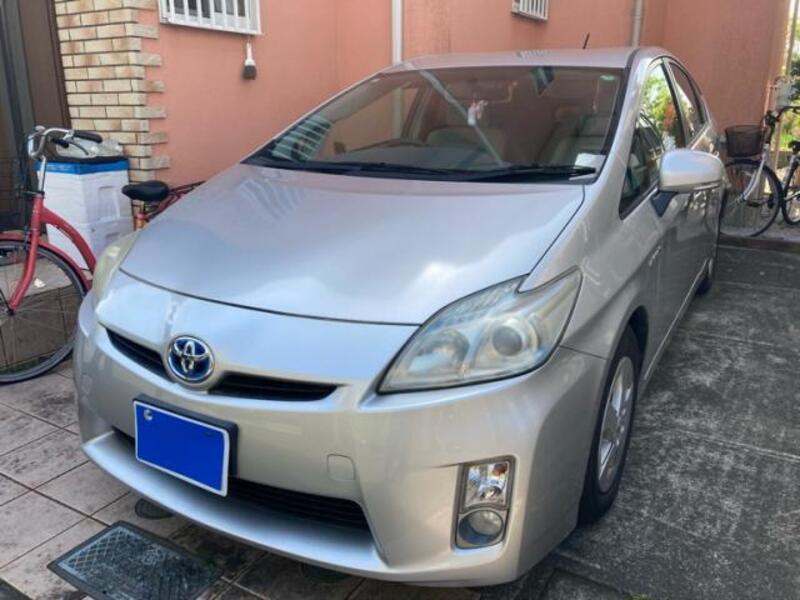 TOYOTA PRIUS