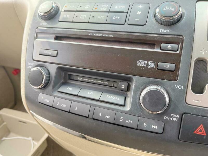 nissan elgrand e51 aux input location