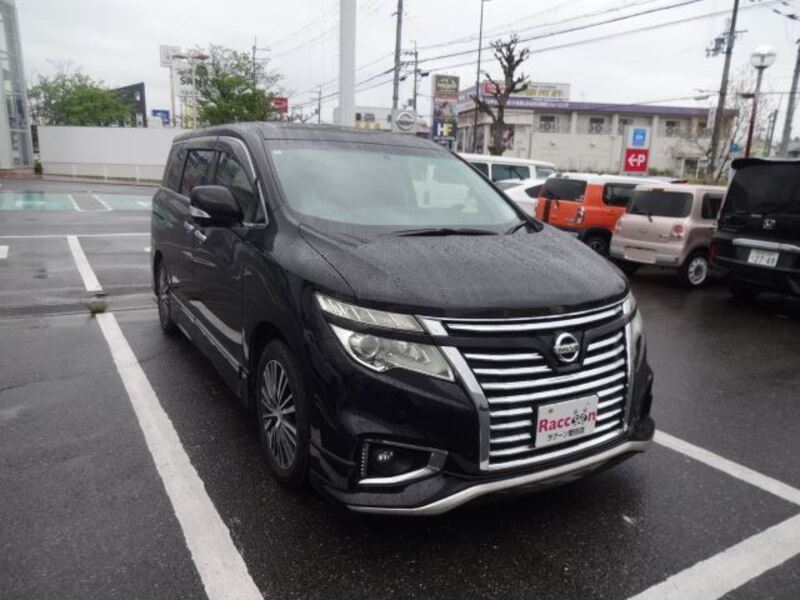 NISSAN ELGRAND