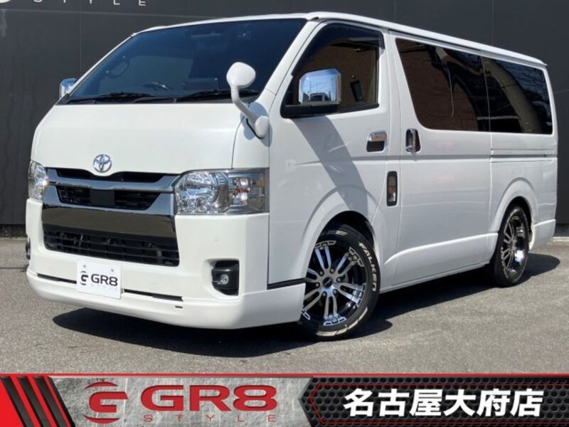 TOYOTA HIACE VAN