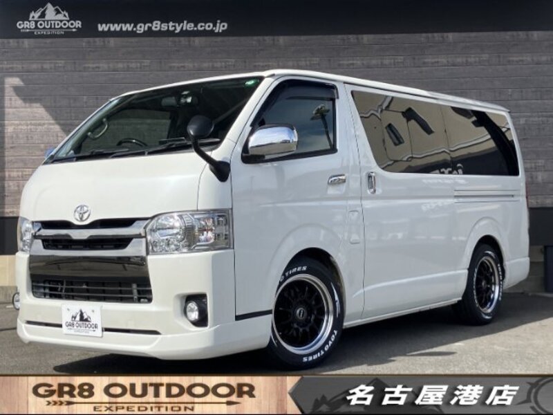 TOYOTA HIACE VAN