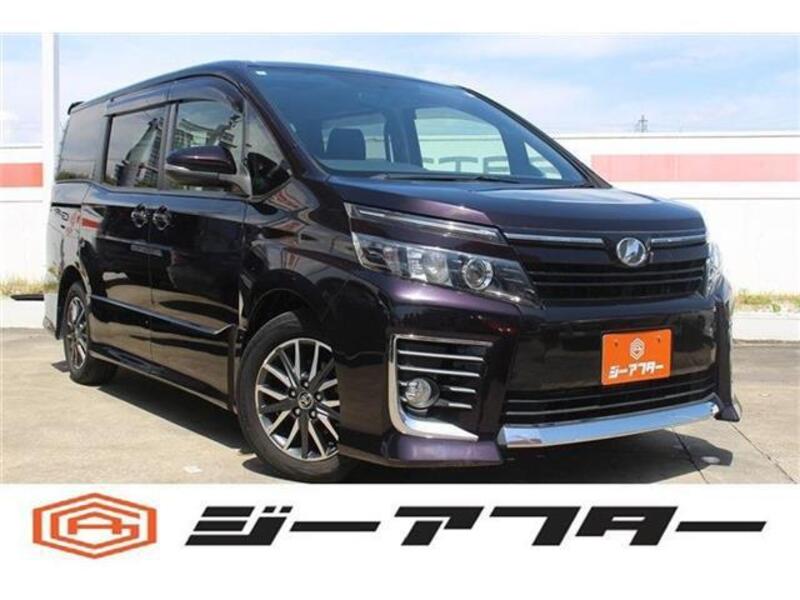 TOYOTA VOXY
