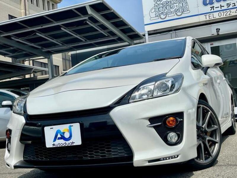 TOYOTA PRIUS