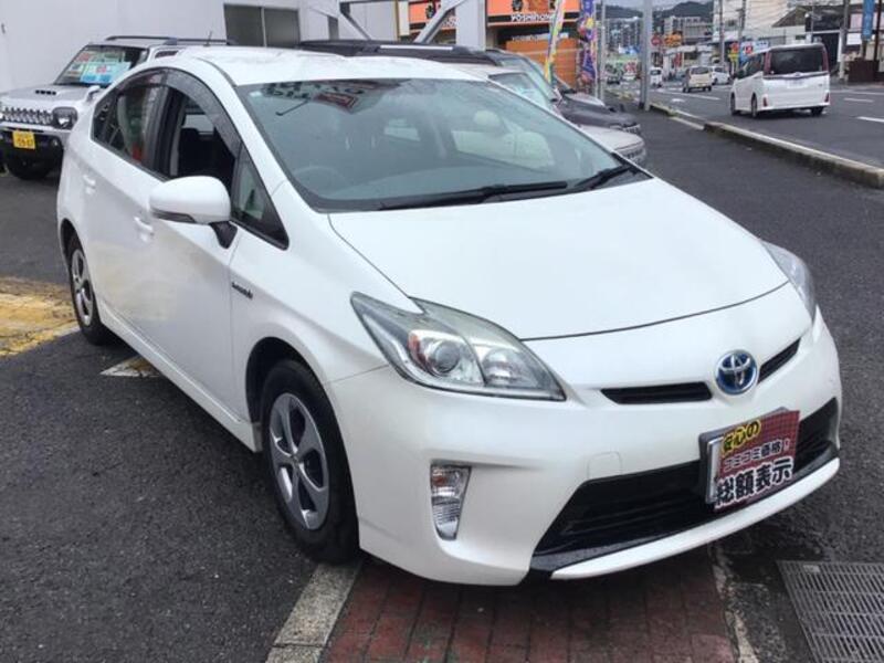 TOYOTA PRIUS