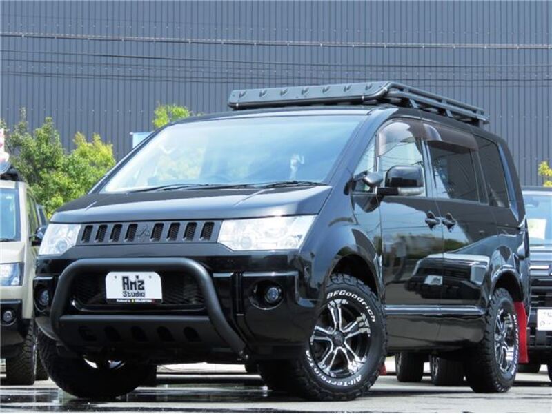 MITSUBISHI DELICA D5