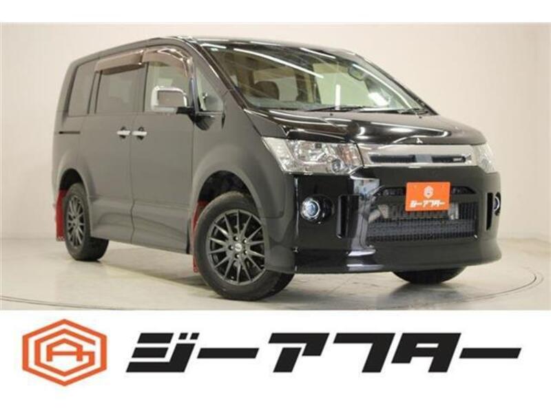 MITSUBISHI DELICA D5