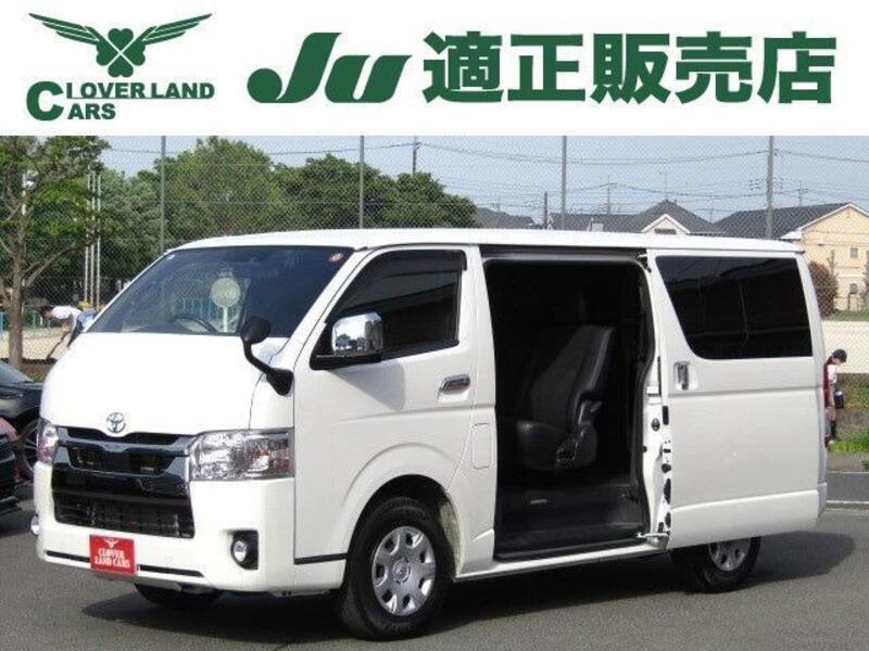 TOYOTA HIACE VAN