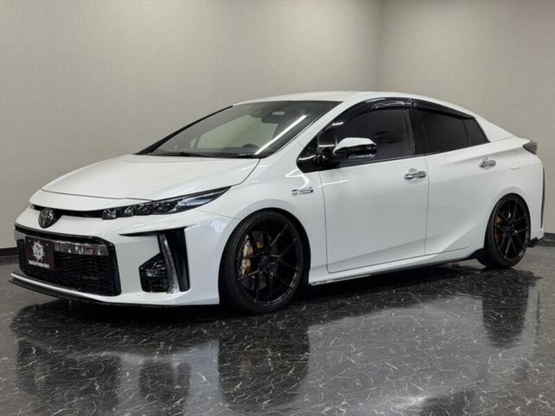 TOYOTA PRIUS PHV