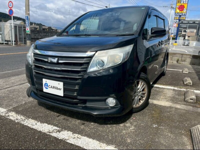 TOYOTA NOAH