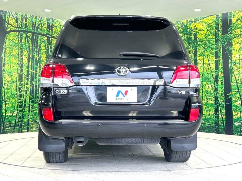 LAND CRUISER