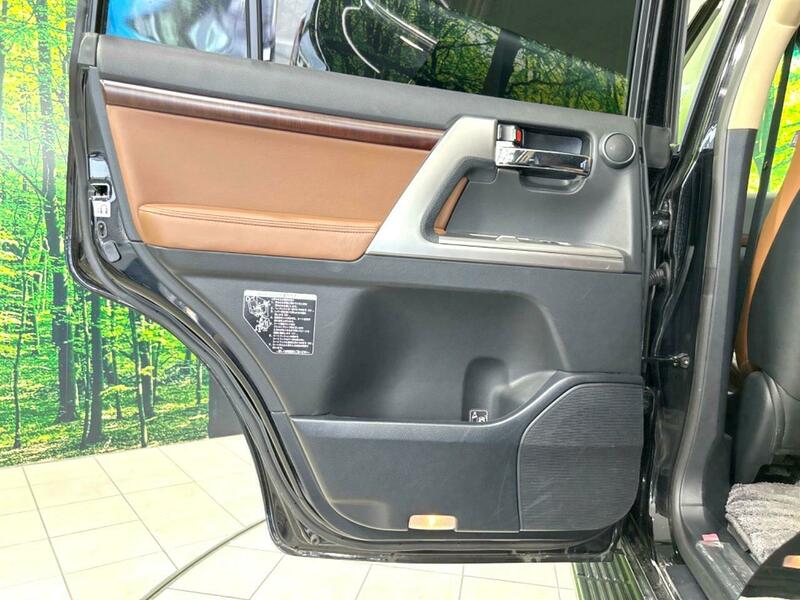 LAND CRUISER