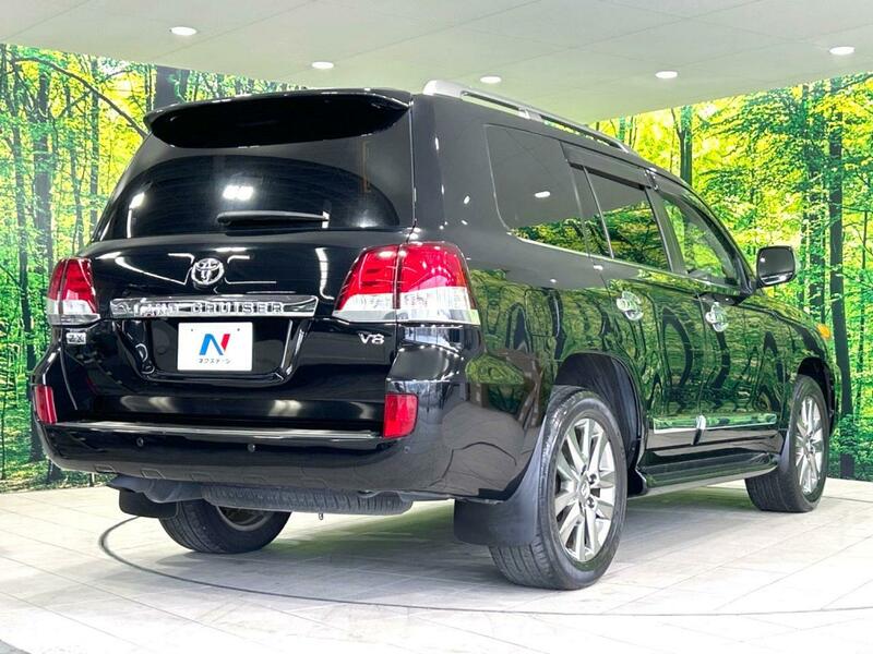 LAND CRUISER