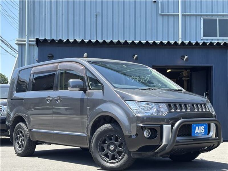 MITSUBISHI DELICA D5