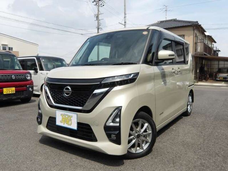 NISSAN ROOX