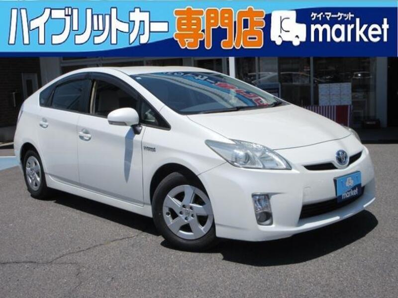 TOYOTA PRIUS
