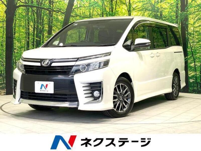 TOYOTA VOXY