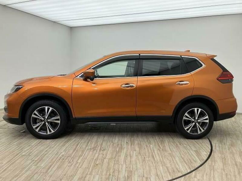 X-TRAIL-16