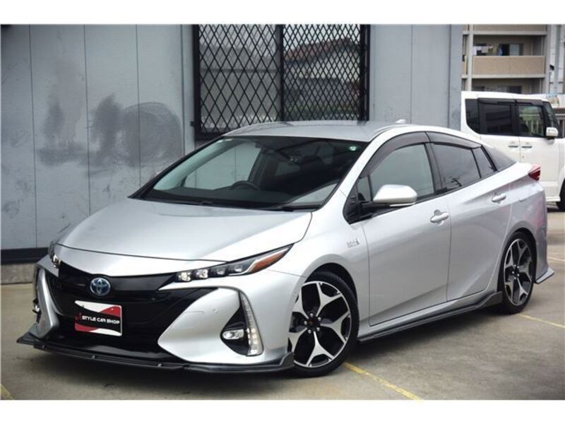 TOYOTA PRIUS PHV